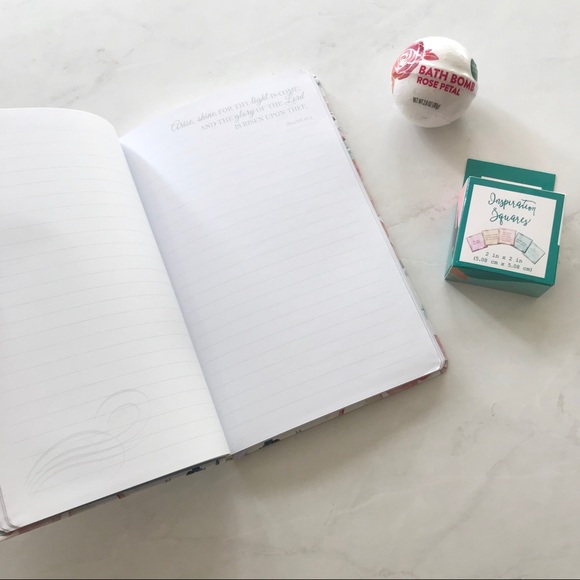 🆕 Gift Set - Picture 2 of 3